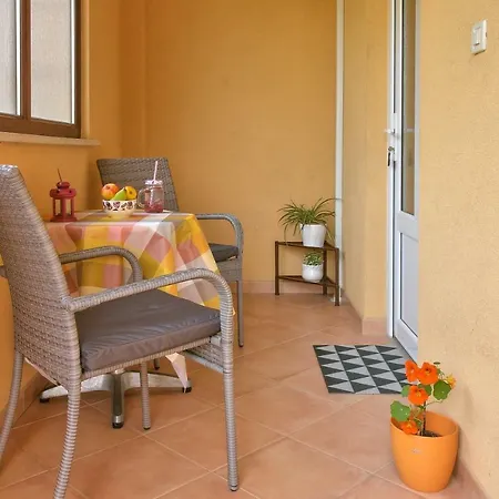 アパート Borik プーラ